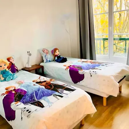 Paris & Vallee Village For 7 * سيري